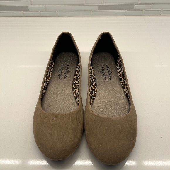 Brown Charles Albert ballet flats - Picture 1 of 5